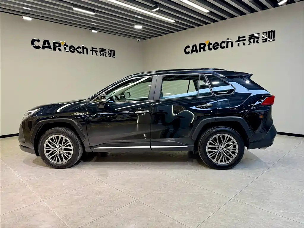 Toyota Wildlander 2023 Hybrid 2.5L E-CVT AWD Premium Edition фото 7
