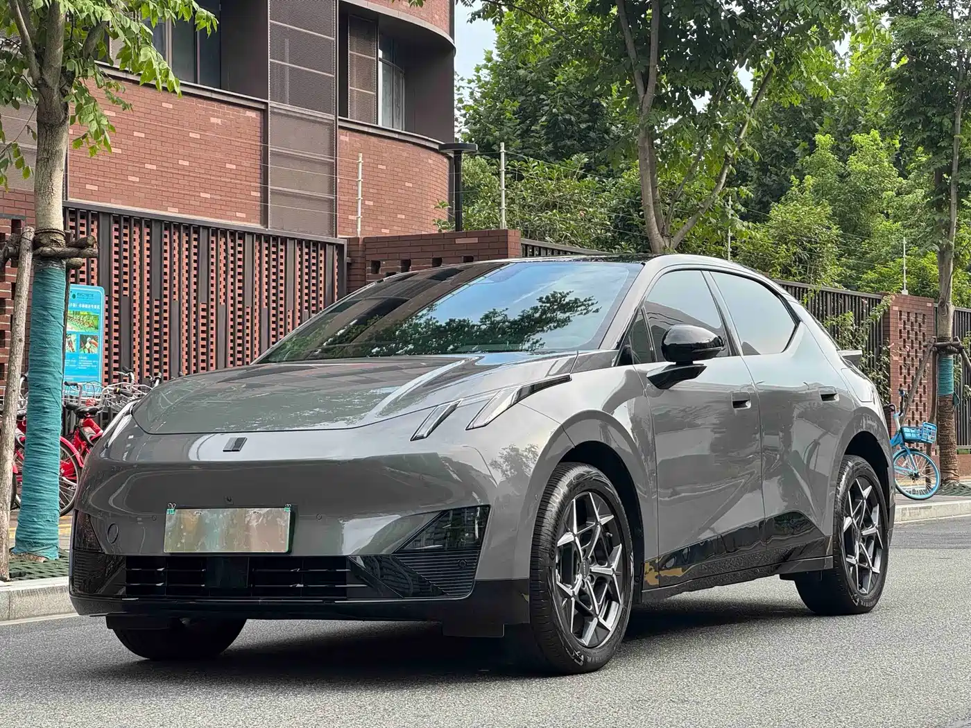 Lynk & Co Z20 2025