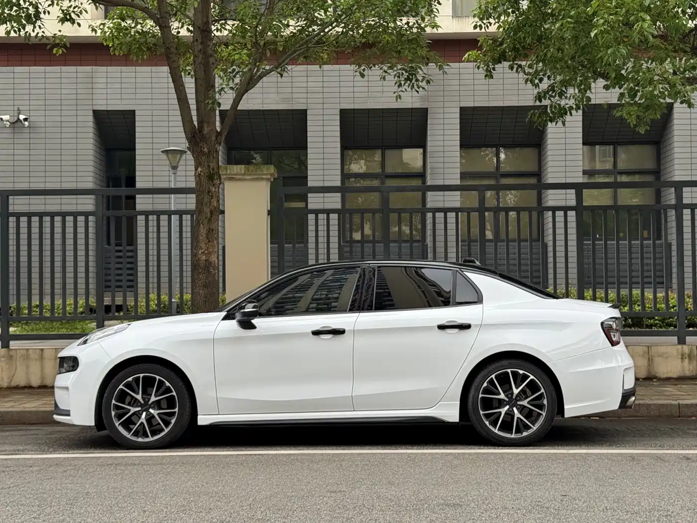Lynk & Co 03 2021 1.5TD DCT Jin Champion Edition фото 9