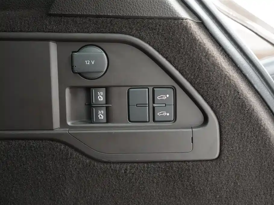 Volkswagen Touareg 2011 3.0TSI Luxury фото 23
