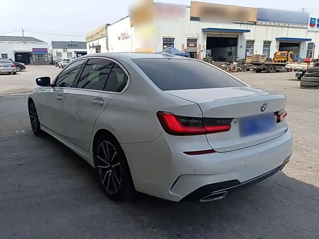 BMW 3-SERIES