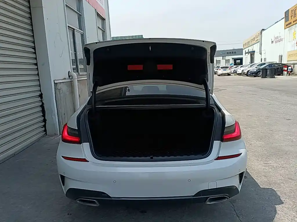 BMW 3-SERIES