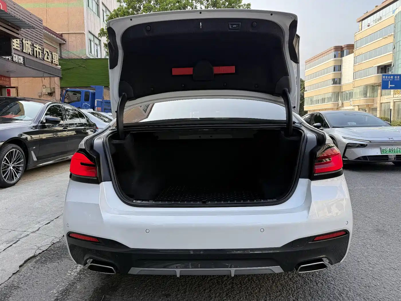 BMW 5 Series 2022 525Li M Sport Package фото 17