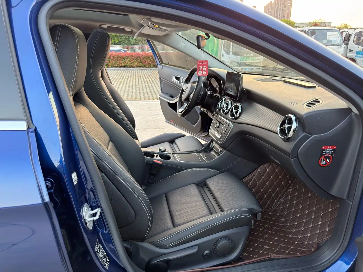 Mercedes-Benz GLA 2017 GLA 200 Dynamic фото 10