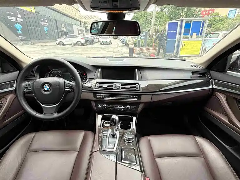 BMW 5 Series 2014 525Li Luxury Design Package фото 14