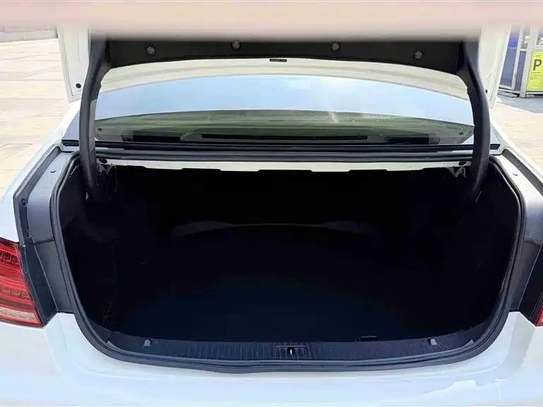 Mercedes-Benz E-Class 2015 E 260 L Sport фото 18