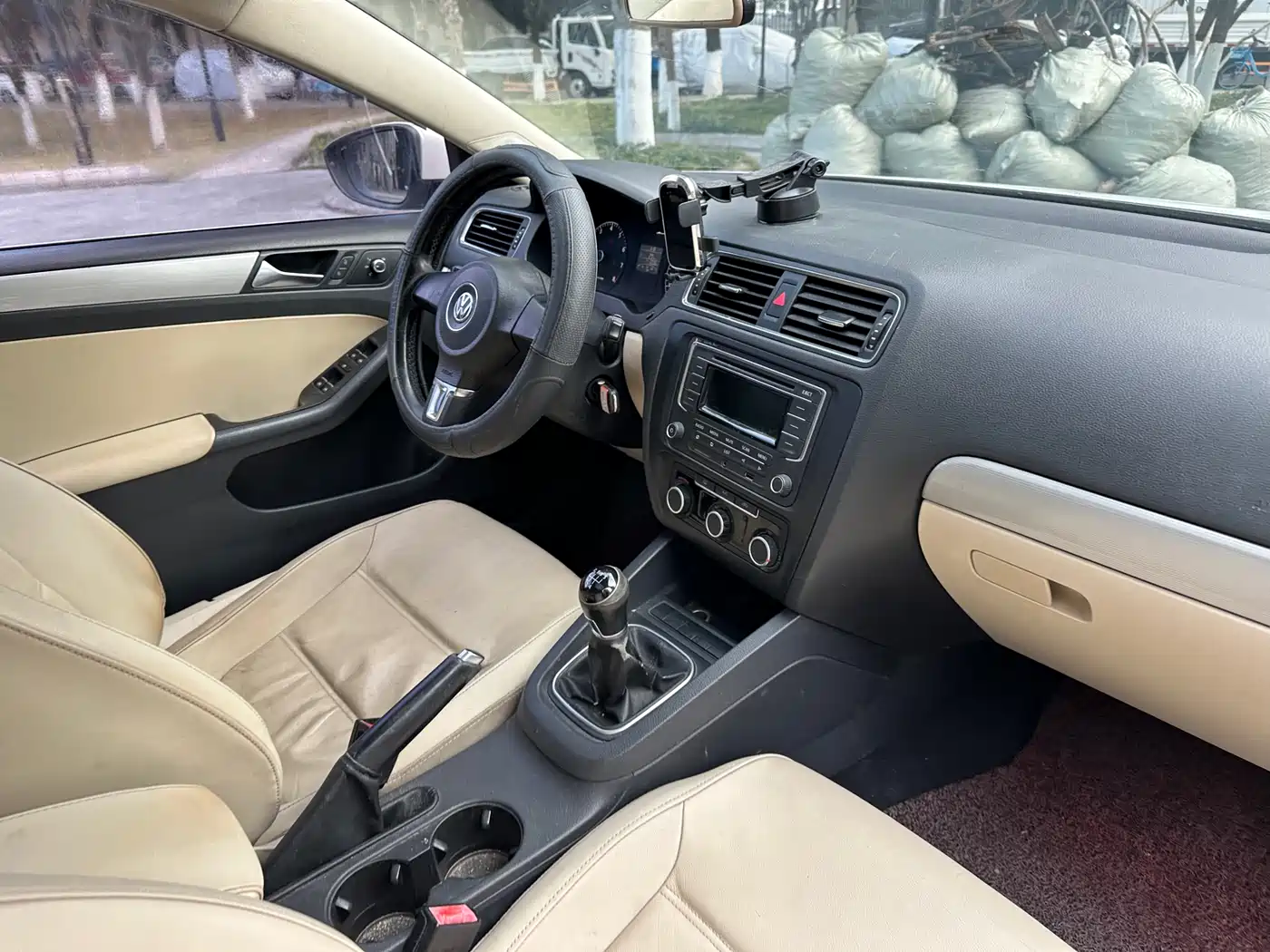 Volkswagen Sagitar 2014 1.6L Manual Comfort фото 18