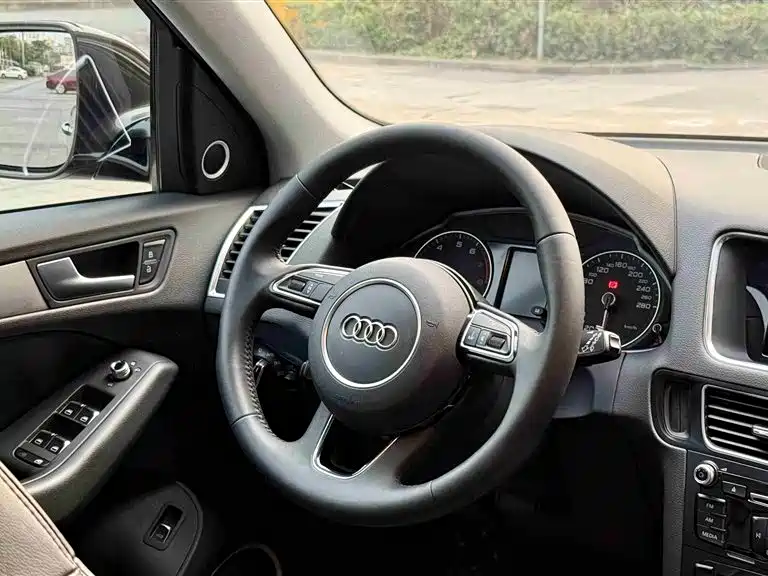 Audi Q5 2016 40 TFSI Technology Model фото 17