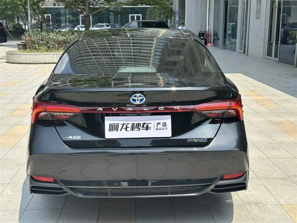 Toyota Avalon 2019 Hybrid 2.5L Luxury Edition China VI фото 5