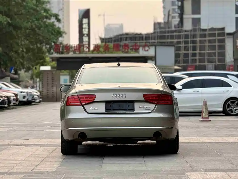 Audi A8 2013 A8L 45 TFSI quattro Comfort фото 5
