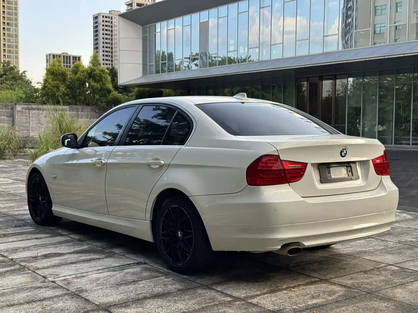 BMW 3 Series 2011 2011 320i Luxury