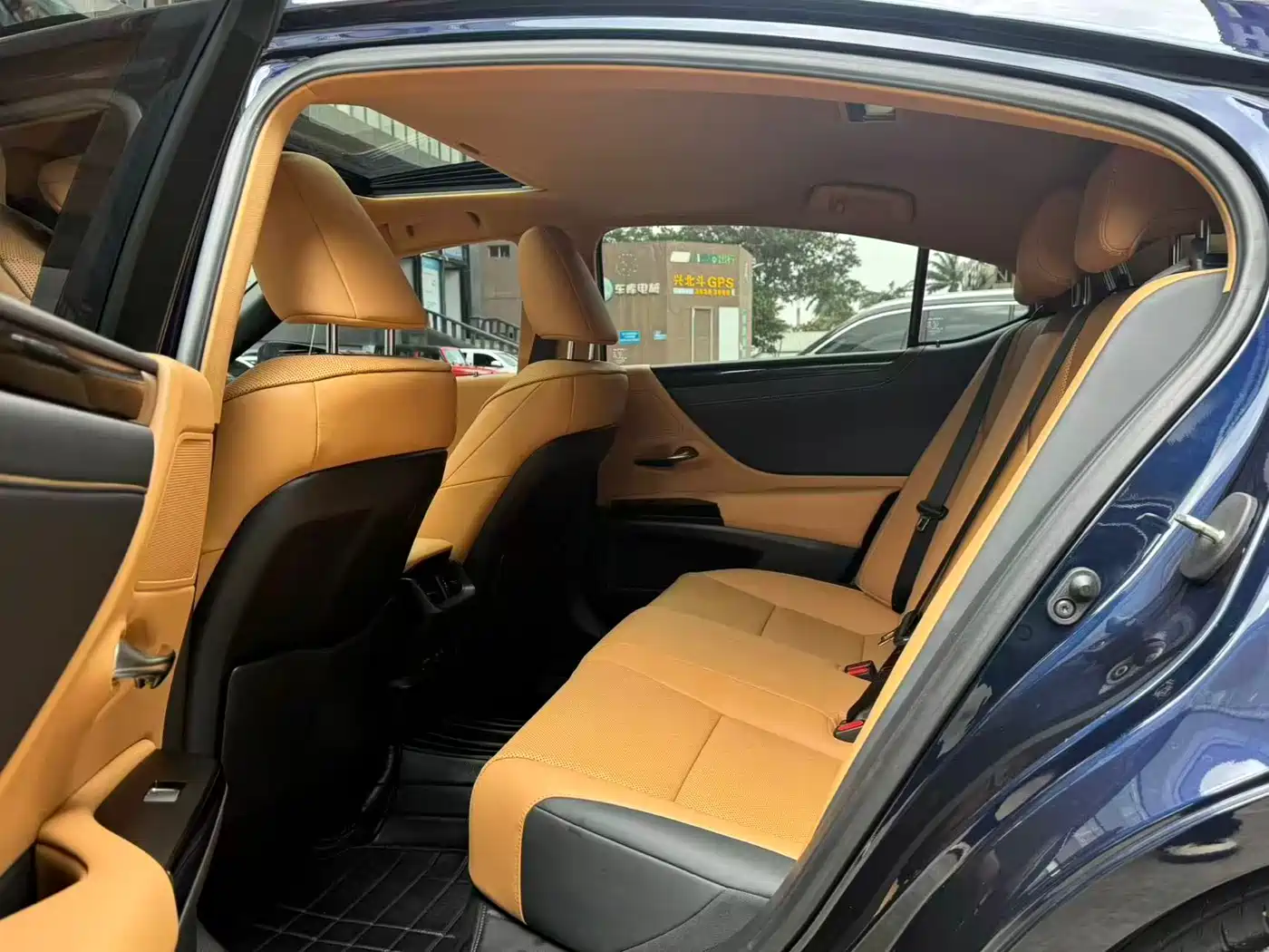 Lexus ES 2021 200 Excellence Edition фото 5