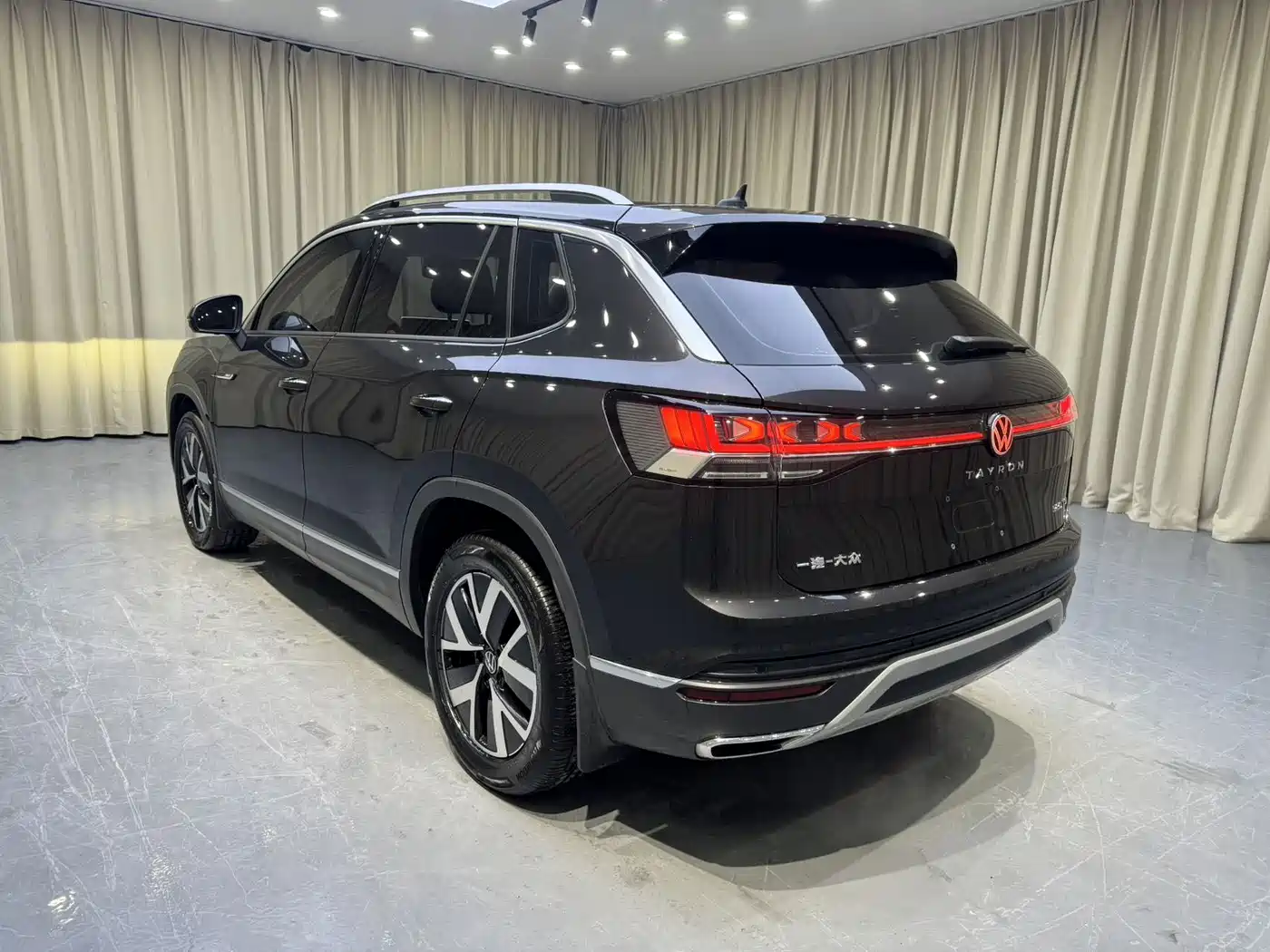 Volkswagen Tayron 2023 280TSI 2WD Luxury Plus Advanced Edition фото 4