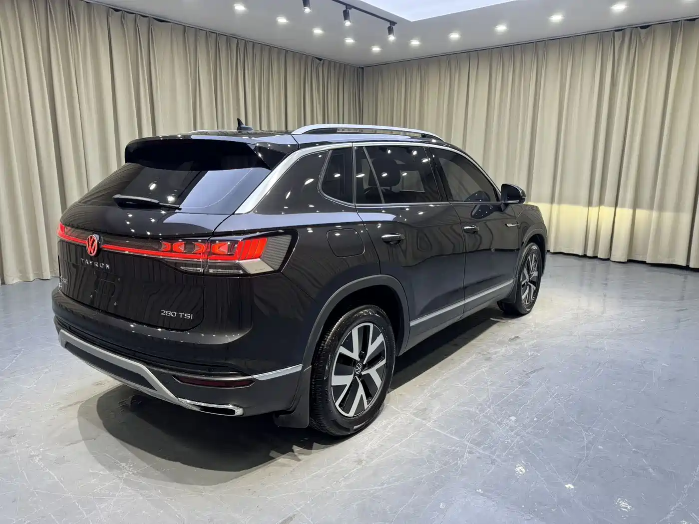 Volkswagen Tayron 2023 280TSI 2WD Luxury Plus Advanced Edition фото 6