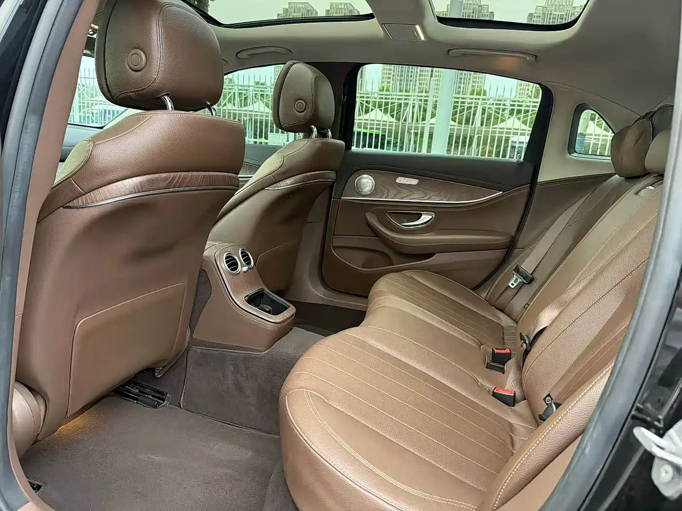 Mercedes-Benz E-Class 2021 E 300 L Fashion фото 6