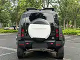 Photo 16 - Land Rover Defender