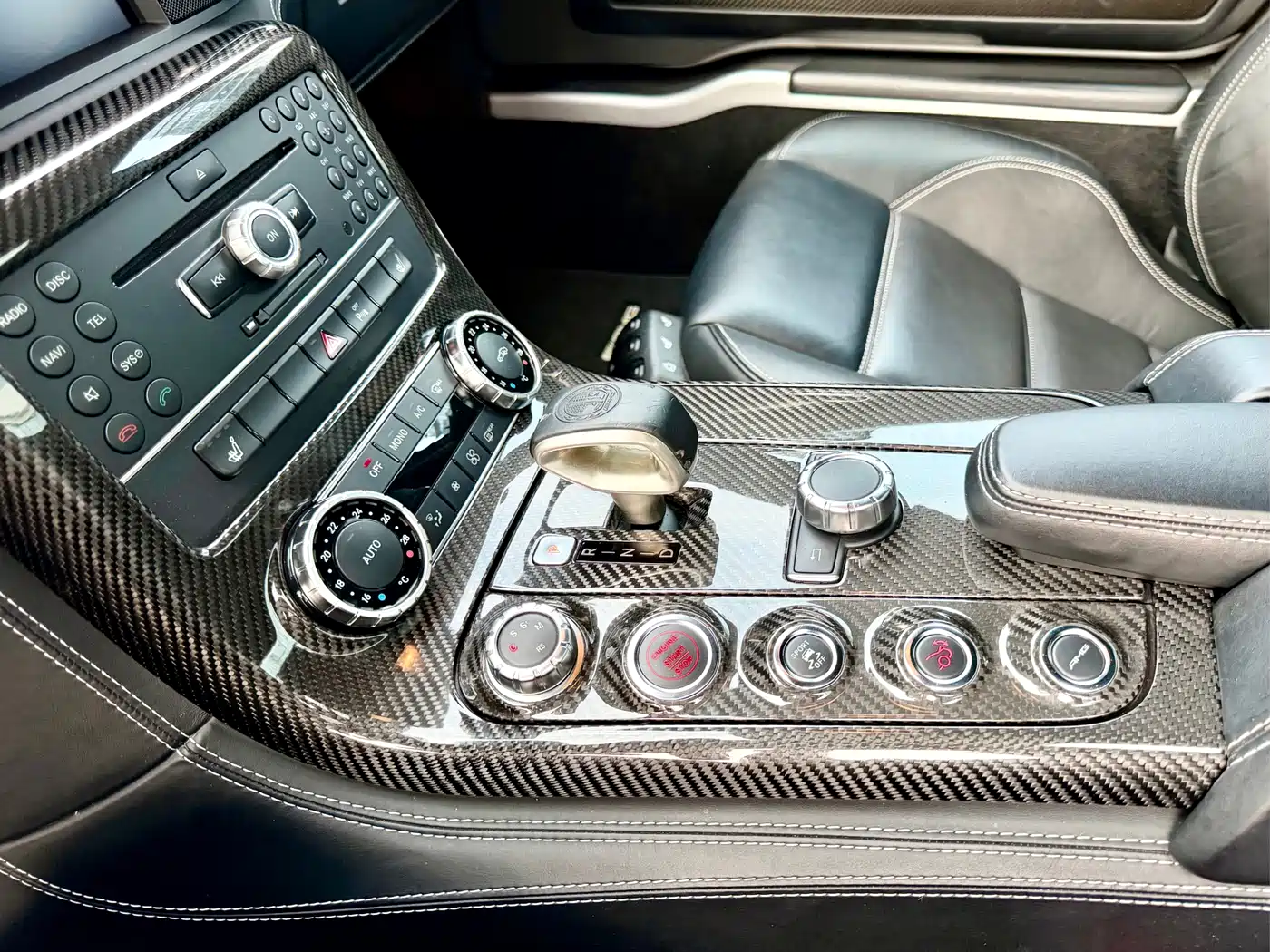 Mercedes-Benz SLS AMG 2011 SLS AMG фото 16