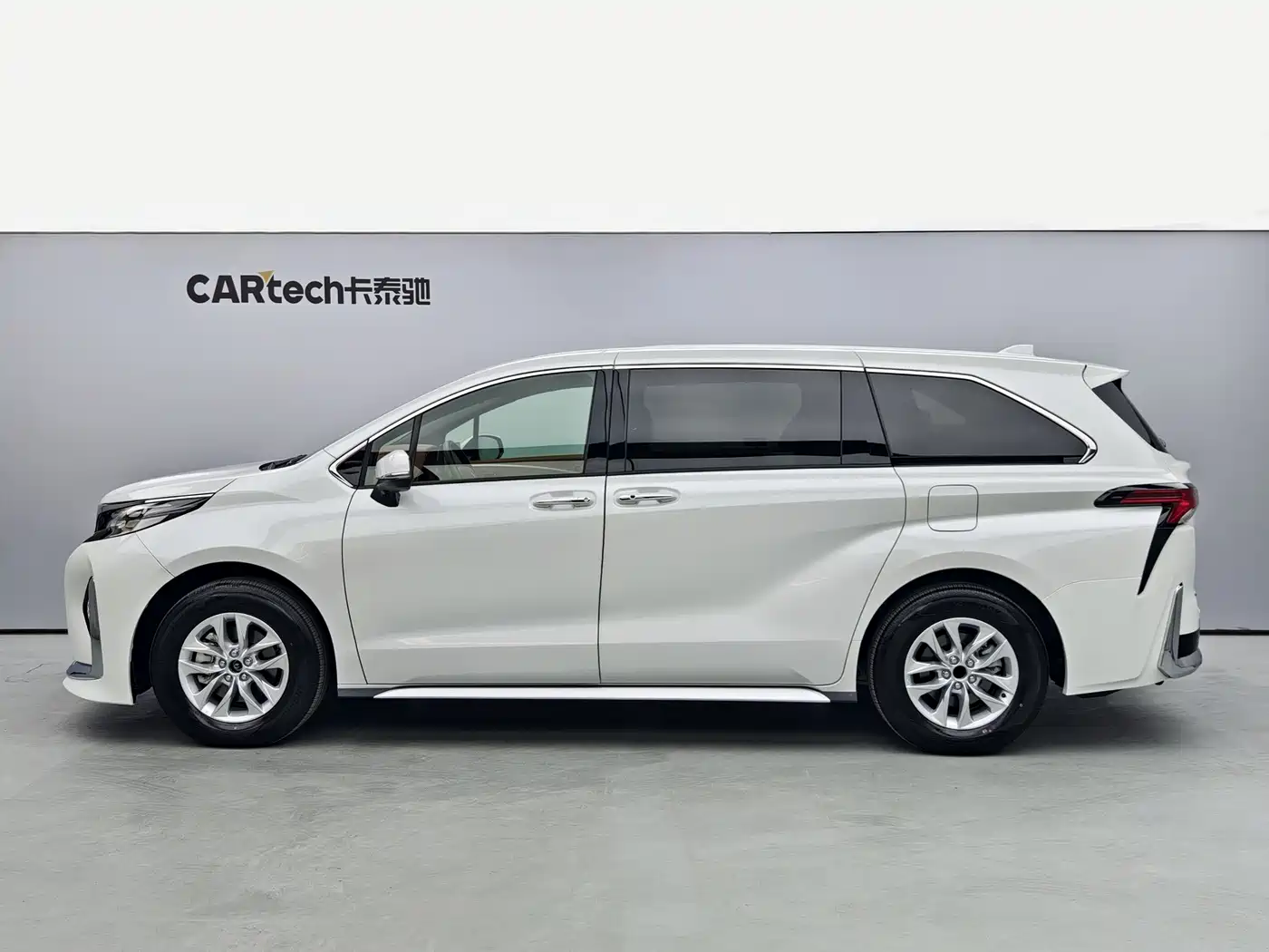 Toyota Granvia 2026 Model 2.5L Hybrid Comfort Edition фото 3
