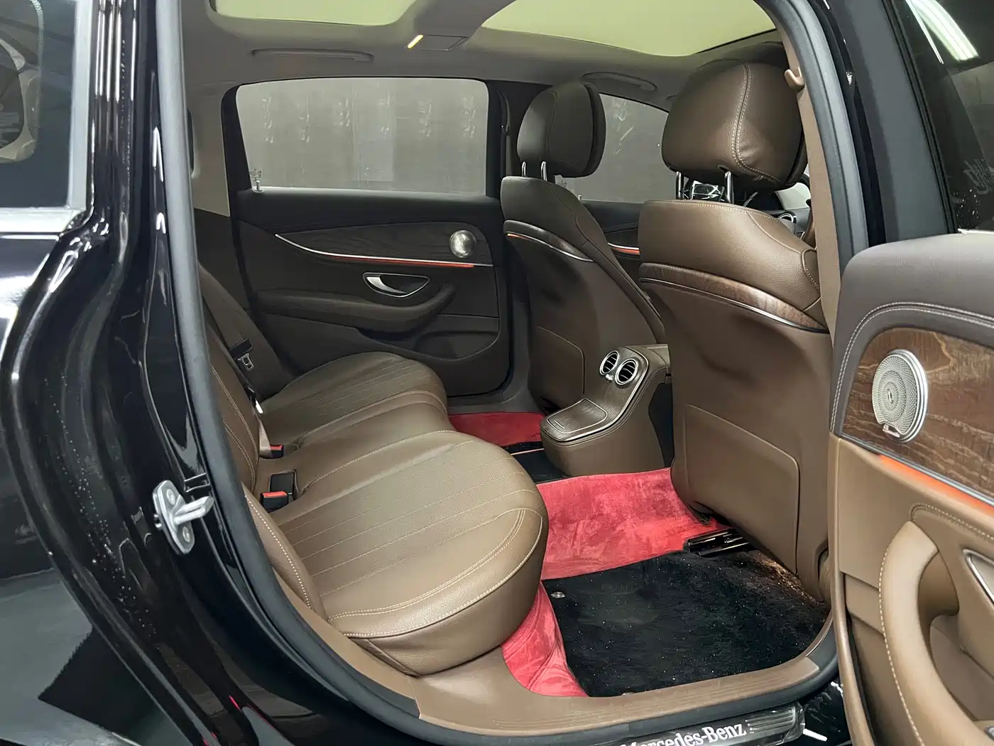 Mercedes-Benz E-Class 2023 E 260 L фото 11