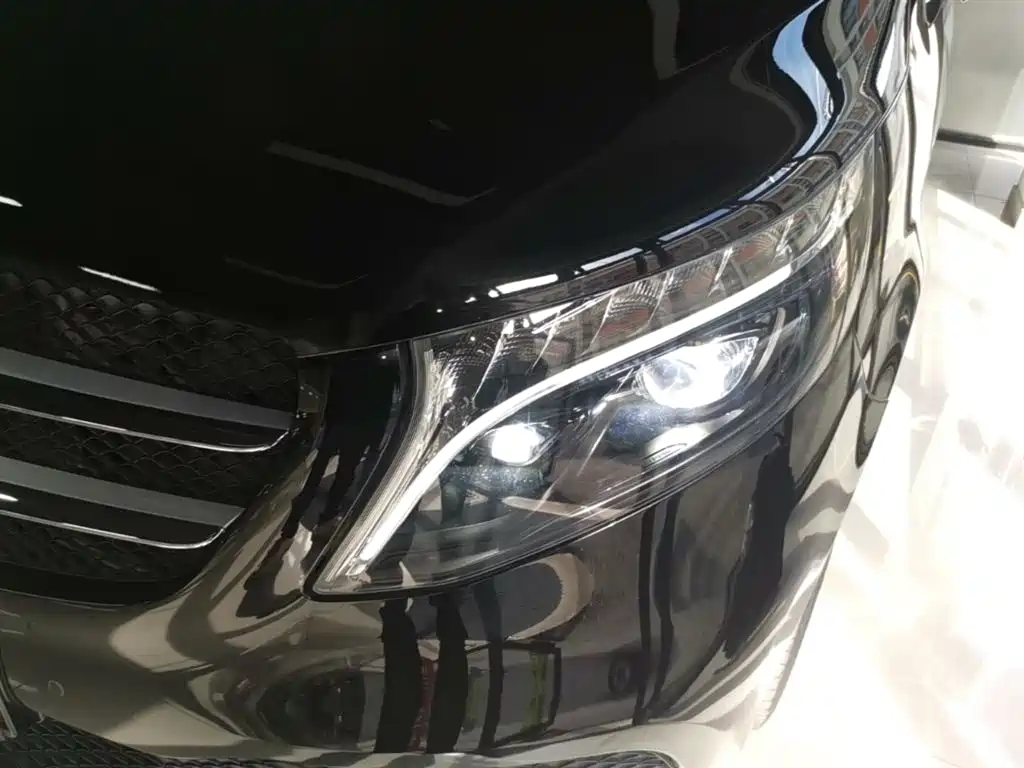 Mercedes-Benz V-Class 2022 V 260 Pilot Edition фото 24