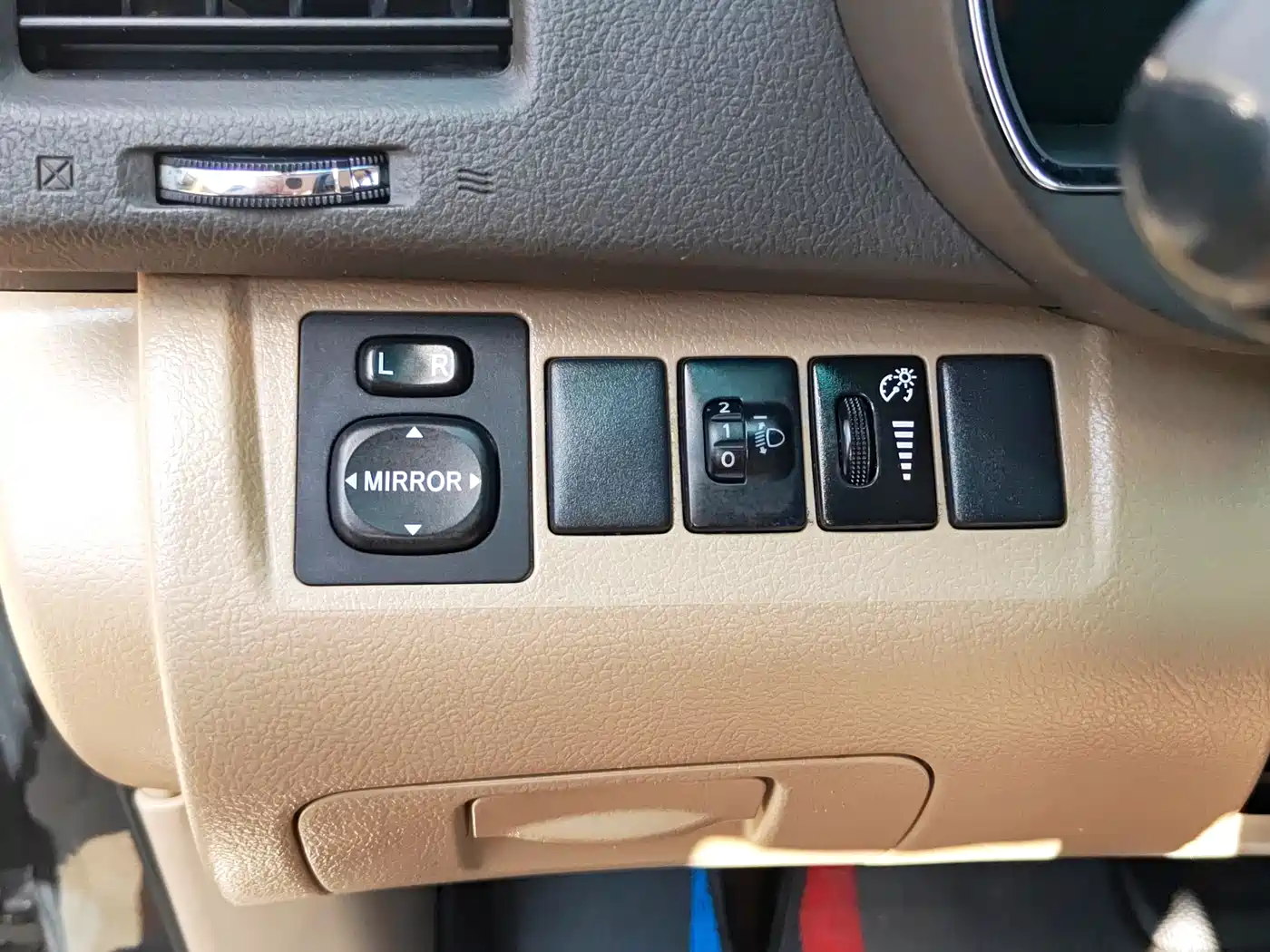 Toyota Highlander 2012 2.7L 2WD 5-seater Sport Edition фото 18