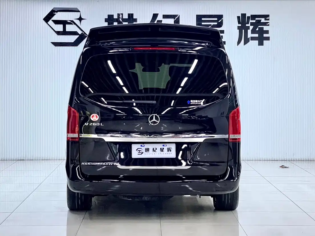 Mercedes-Benz V-Class 2018 V 260 L Premium Long Wheelbase Edition China VI фото 5