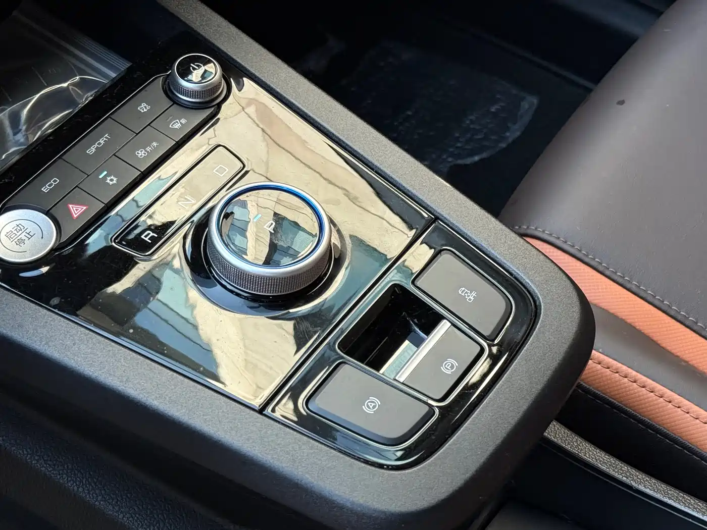 BYD e2 2021 Luxury Edition фото 8