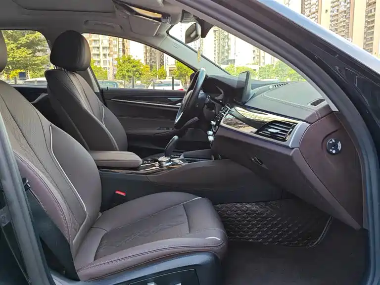 BMW 5 Series 2022 Model Second Facelift 525Li Luxury Package фото 9