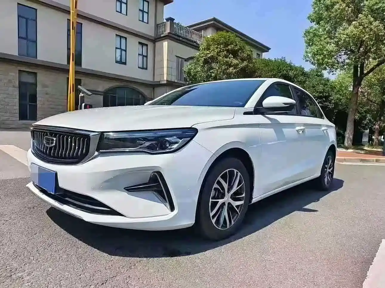 Geely Emgrand 2022 4th Generation 1.5L CVT Premium