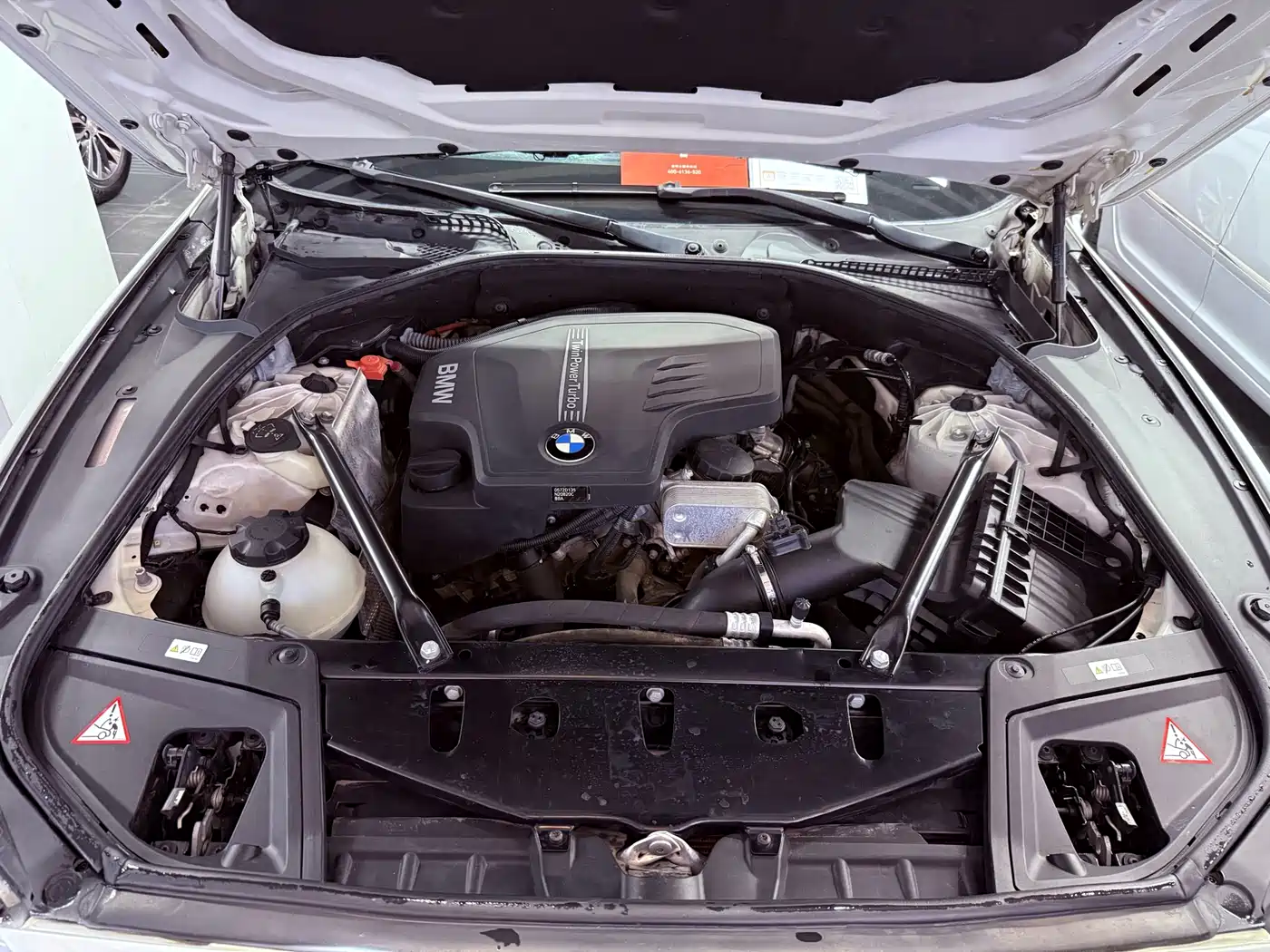 BMW 5 Series 2013 525Li Leadership фото 30