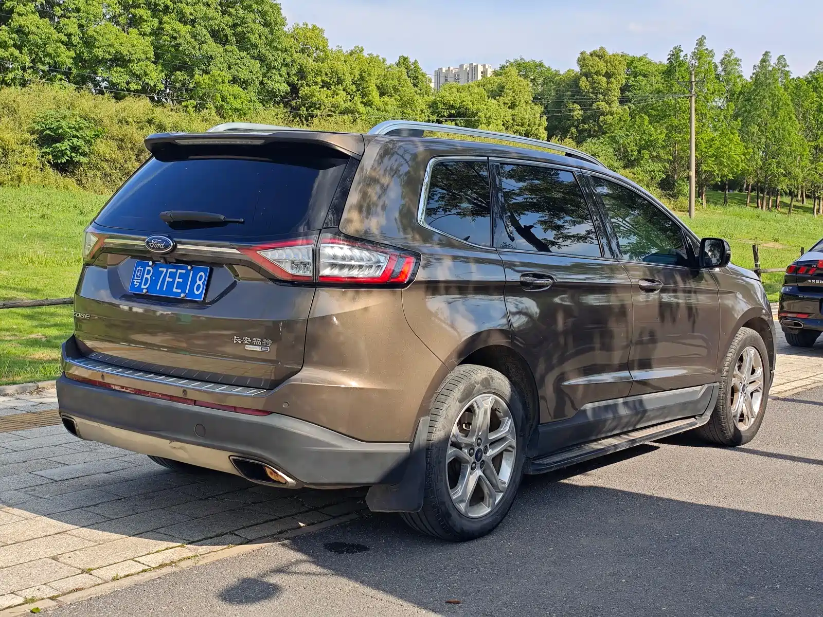 Photo 7 - Ford Edge