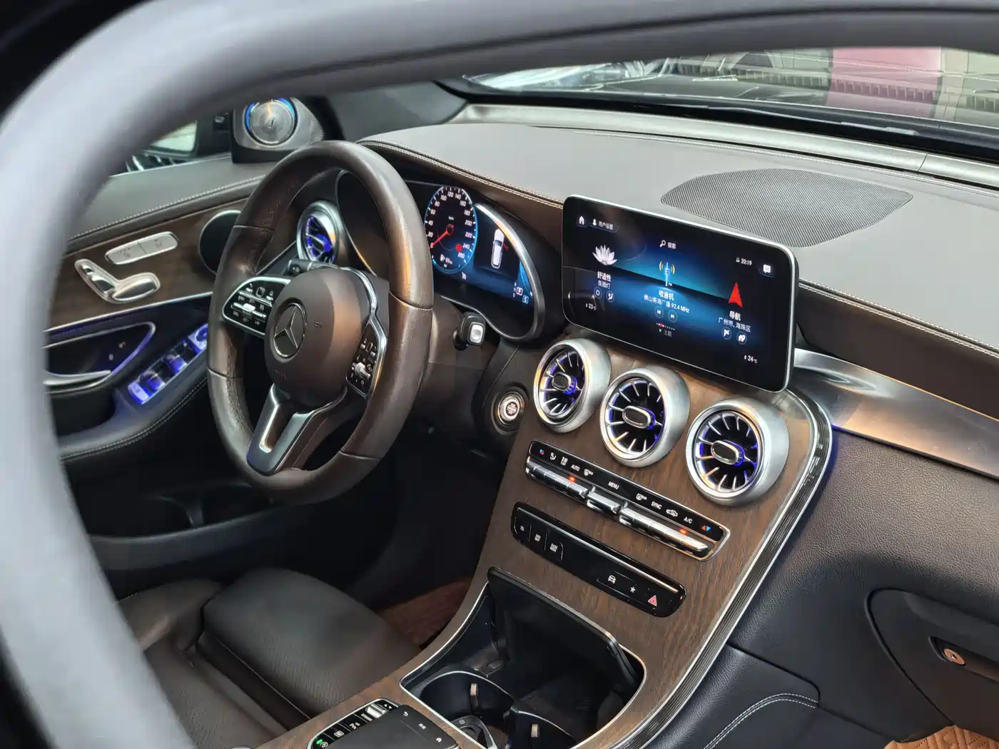 Mercedes-Benz GLC 2020 Facelift GLC 260 L 4MATIC Luxury фото 25