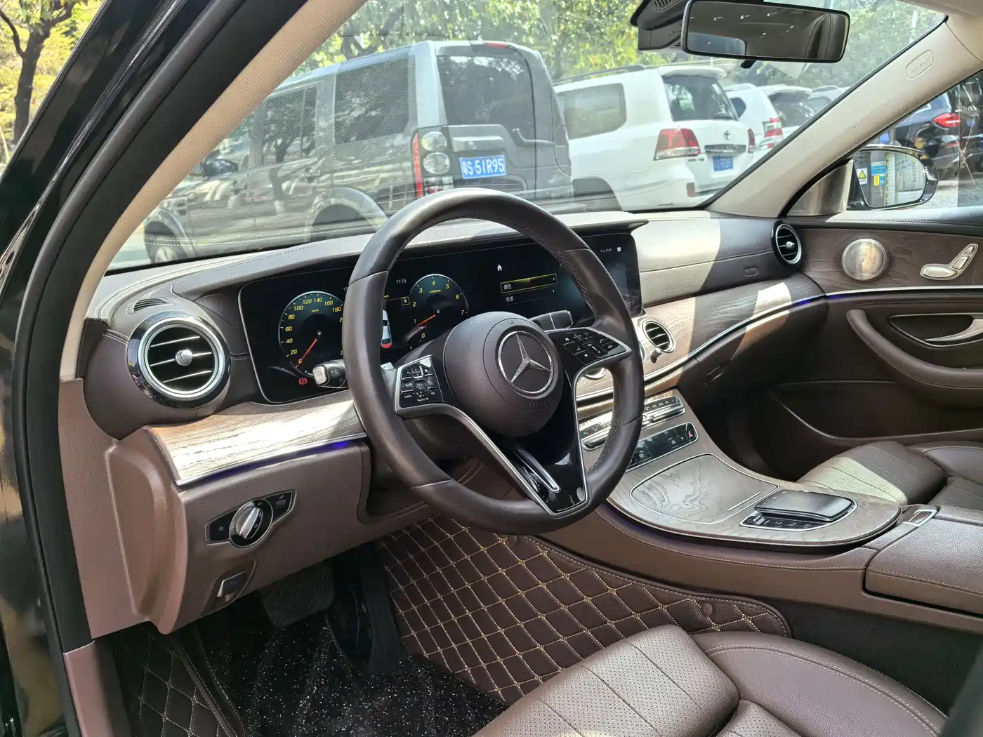 Mercedes-Benz E-Class 2021 E 300 L Fashion фото 11