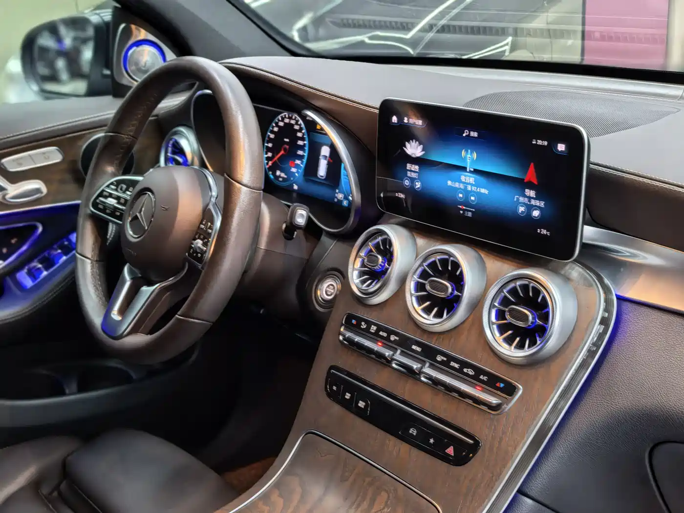 Mercedes-Benz GLC 2020 Facelift GLC 260 L 4MATIC Luxury фото 26