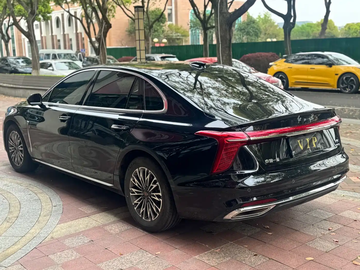 Hongqi H5 2025 1.5T DCT Flag Rhythm 500,000 Units Memorial Edition фото 11