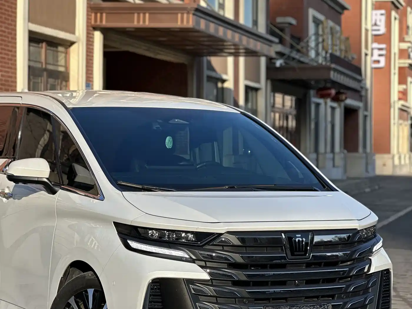 Toyota Vellfire 2024 Crown Hybrid 2.5L Executive Premium Edition фото 4