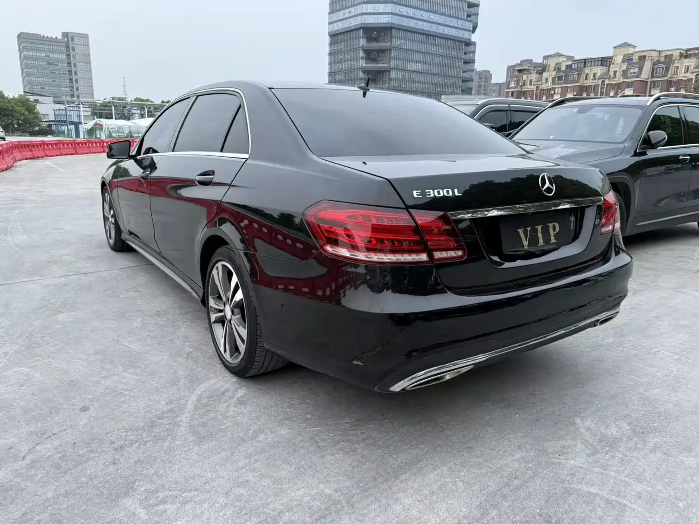 Mercedes-Benz E-Class 2013 E 300 L Fashion фото 8