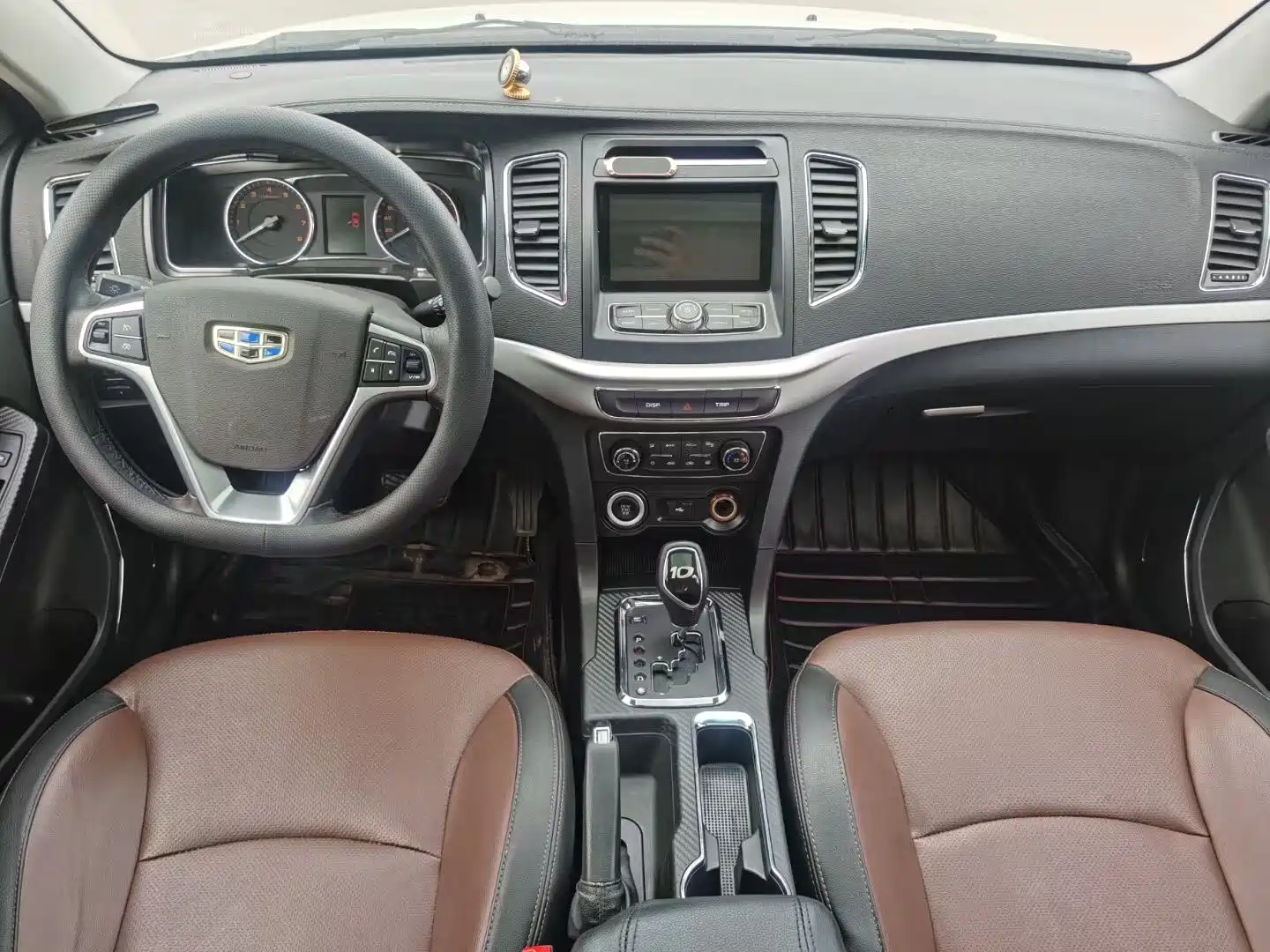 Фото 6 - Geely Vision
