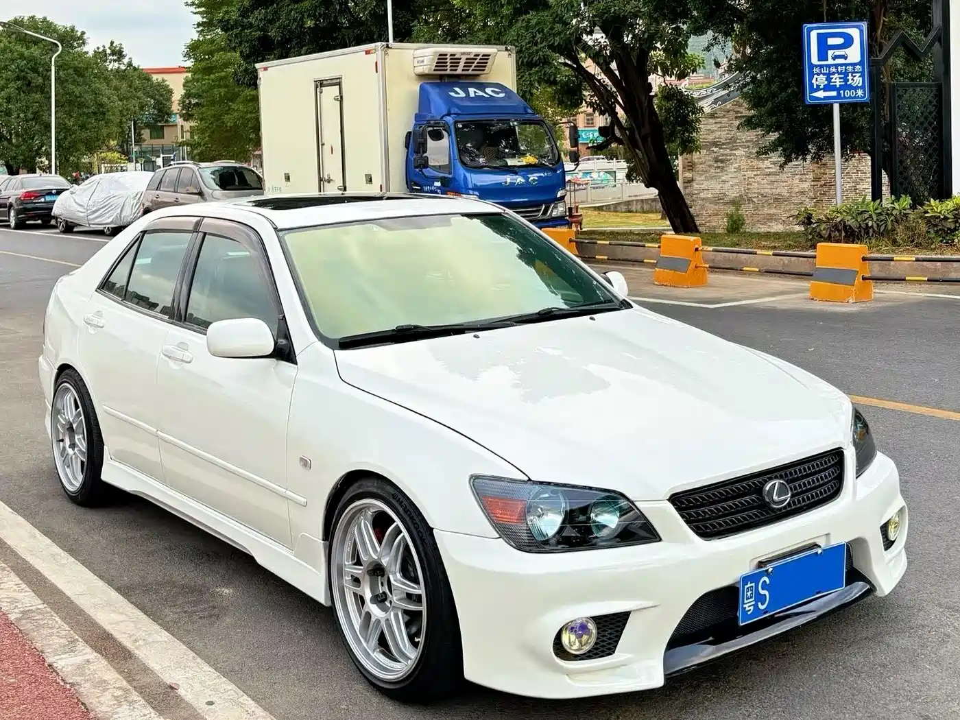 Lexus IS фото 3