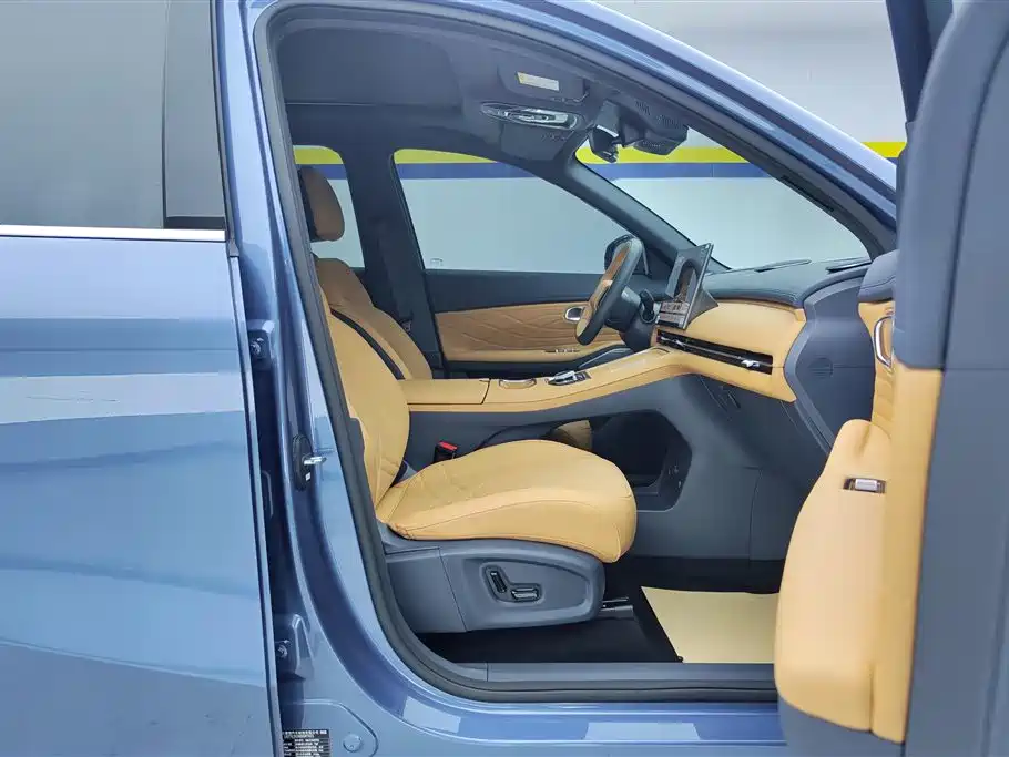 Geely Galaxy Galaxy Starship 7 EM-i 2025 120km Navigation Edition фото 8