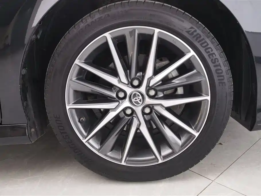 Toyota Camry 2023 2.5G Luxury Edition фото 6
