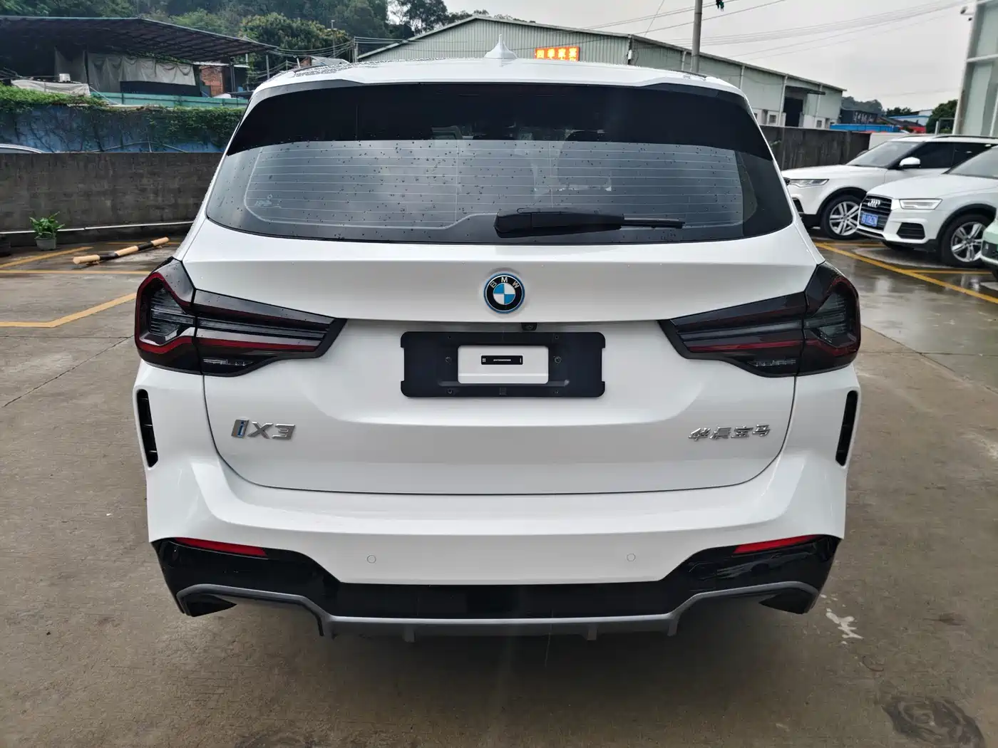 BMW IX3