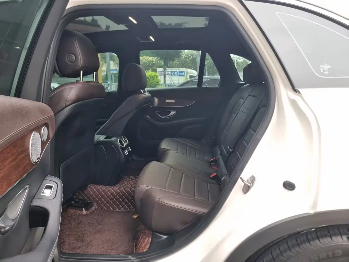 Mercedes-Benz GLC 2021 GLC 300 L 4MATIC Sporty фото 6
