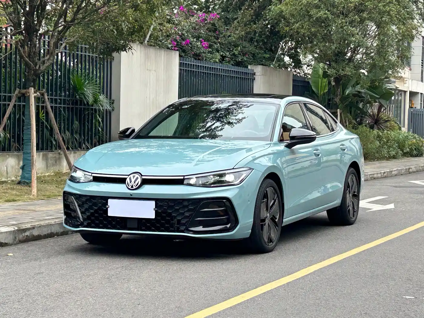 Volkswagen Passat 2025 Model Pro 380TSI Starlight Dragon Premium Edition