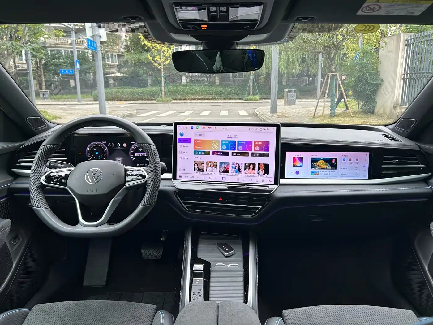 Volkswagen Passat 2025 Model Pro 380TSI Starlight Dragon Premium Edition фото 16