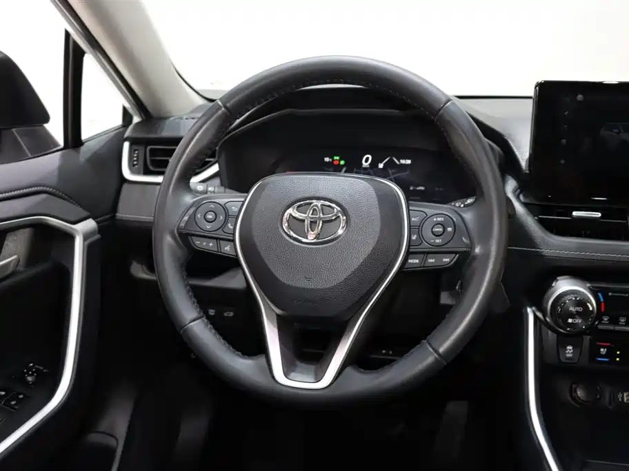 Toyota Wildlander 2023 Hybrid 2.5L E-CVT AWD Premium Edition фото 13
