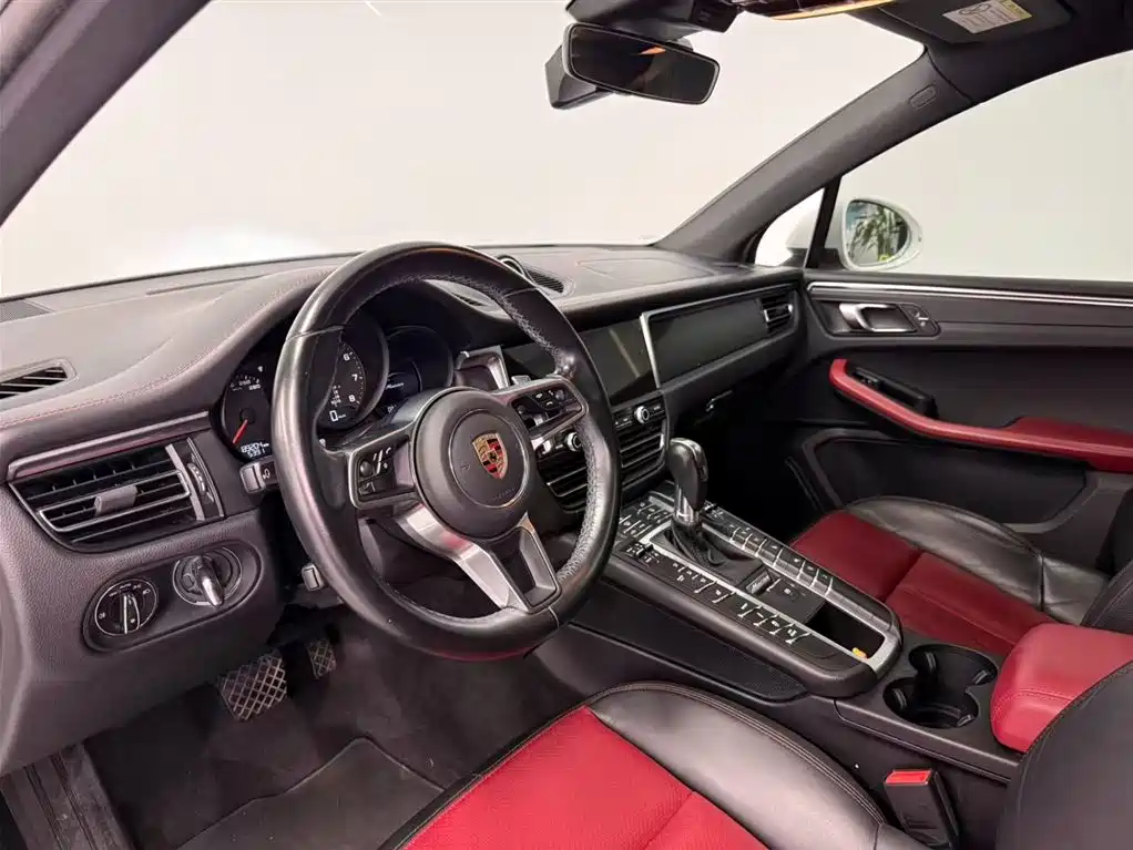 Porsche Macan 2020 Macan 2.0T фото 15