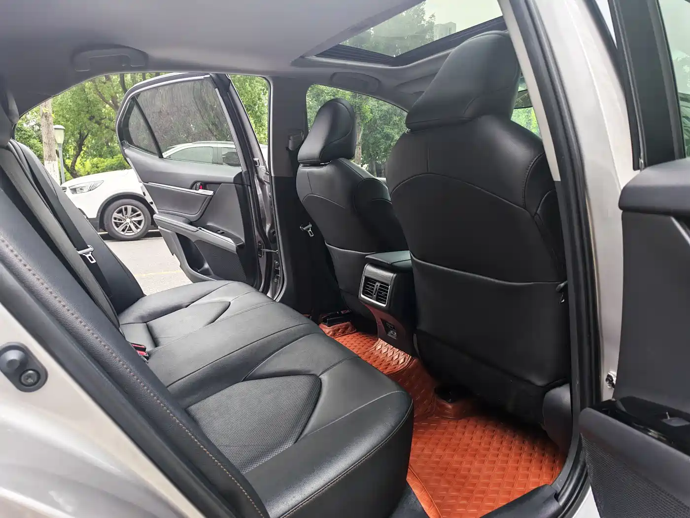 Toyota Camry 2021 2.0G Luxury Edition фото 18