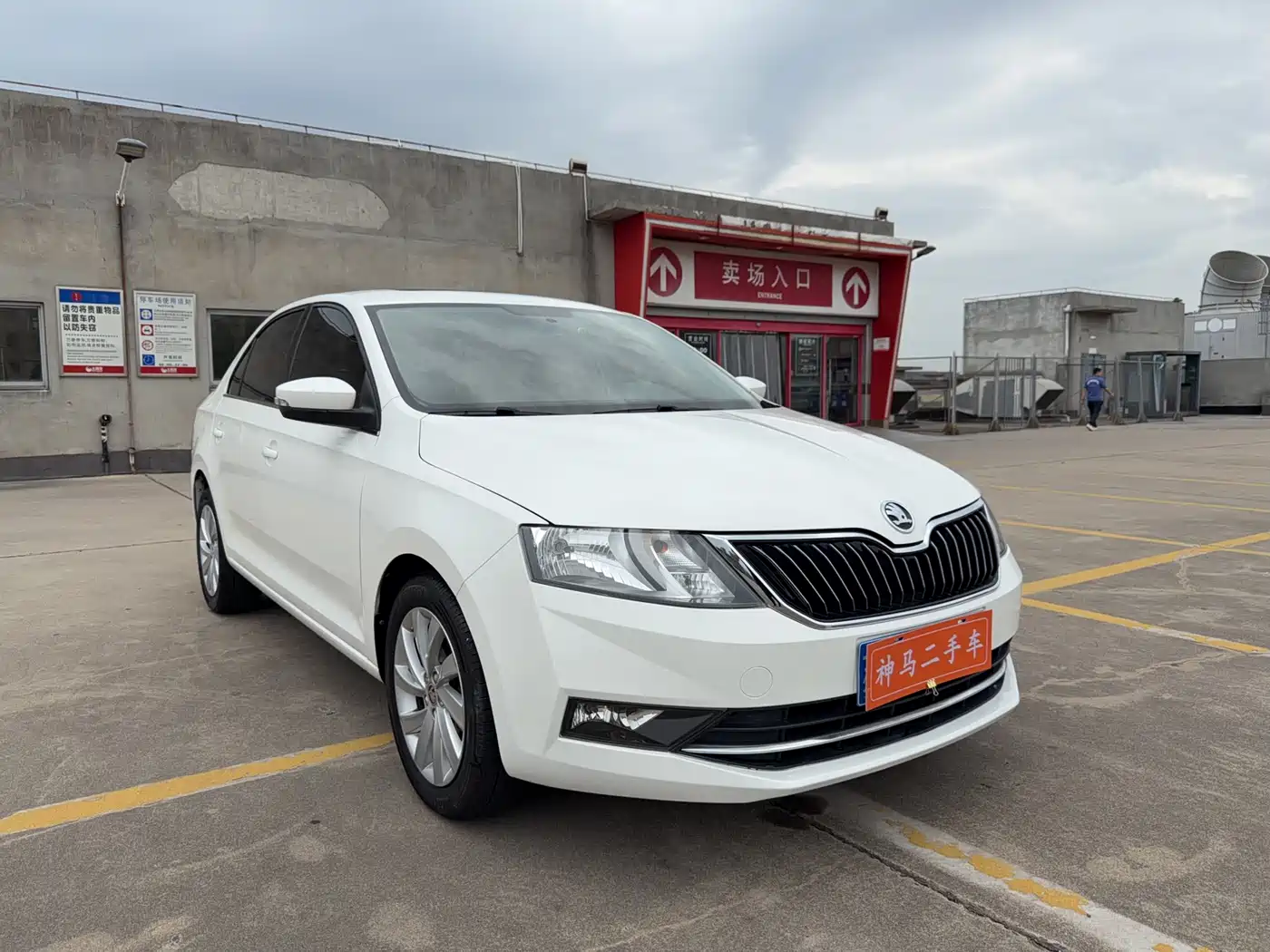 Škoda Rapid 2018 1.6L Automatic Comfort Edition фото 3