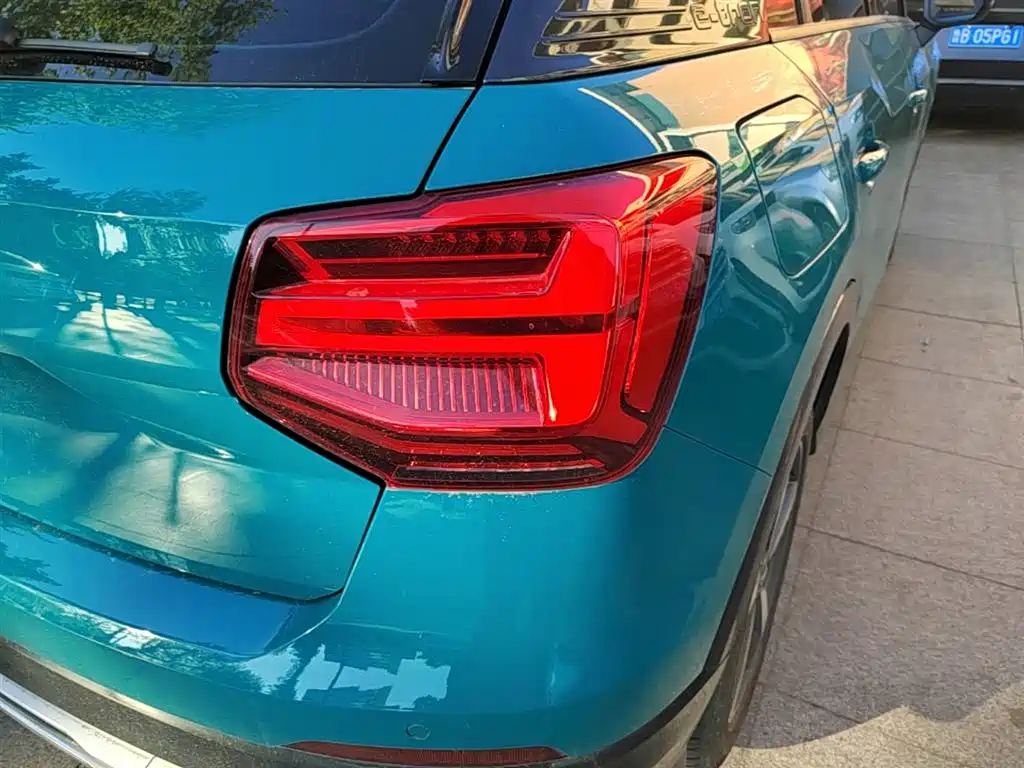 AUDI Q2L E-TRON